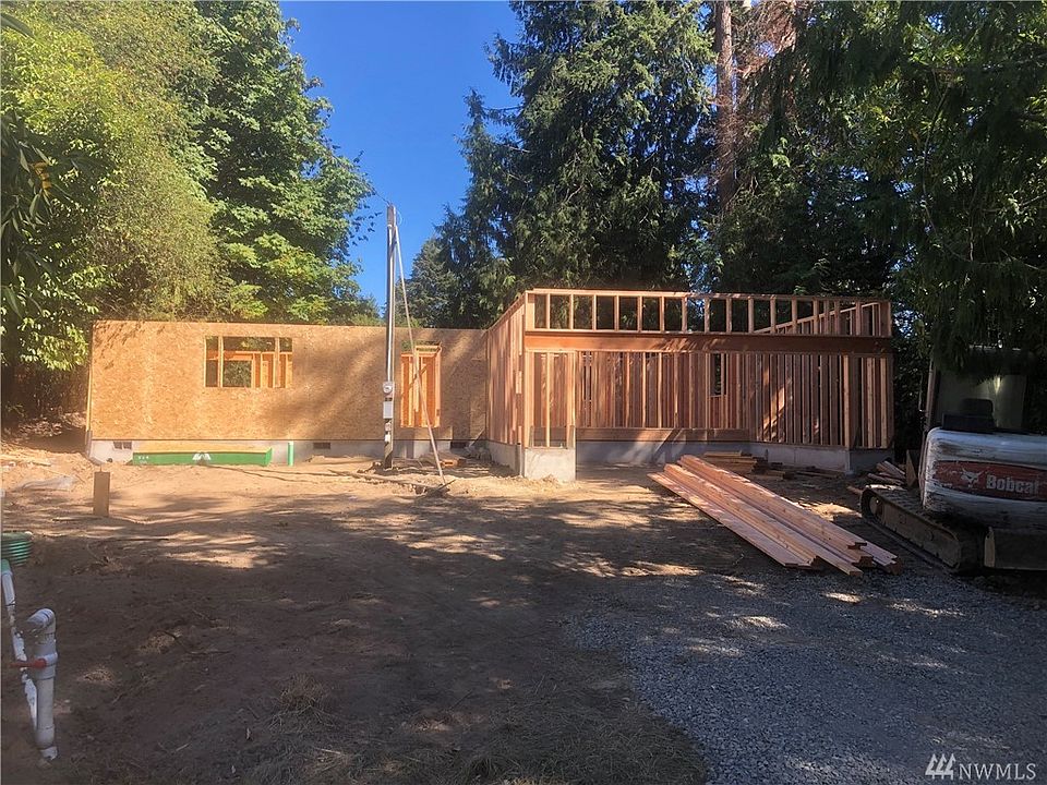 1st image of 9816 Channel Dr NW