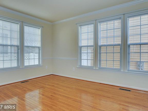 2nd image of 6910 Inlet Cove Dr