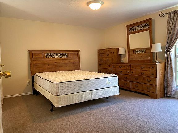 5th image of 401 Dogwood Ln