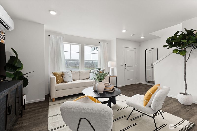 4th image of 16312 204th Avenue E #1159