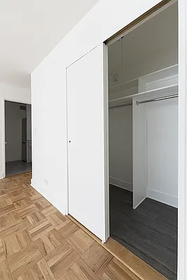 Rented by Buchbinder & Warren | media 7