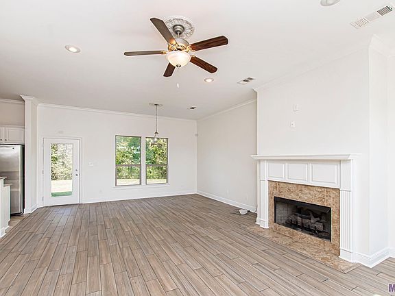 4th image of 43164 Bayside Ct