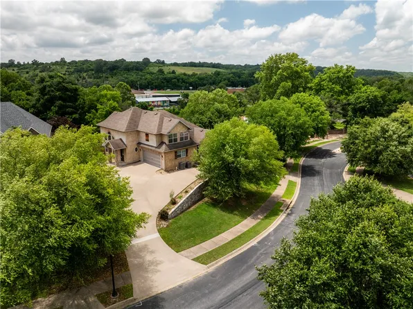 3901 NW Creekstone Blvd, Bentonville, AR 72712