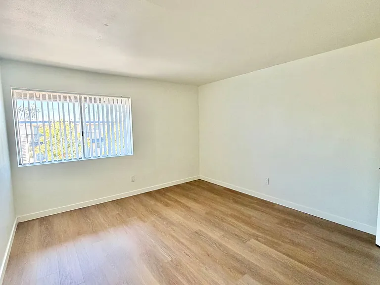 Bever Place — Photo 25