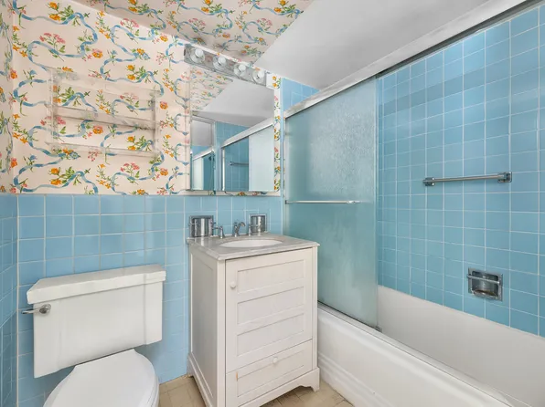 45 Sutton Place image 8 of 11