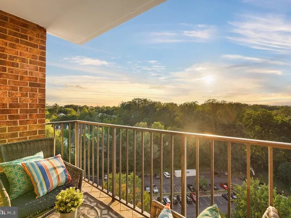 2300 Pimmit Dr APT 1417, Falls Church, VA 22043