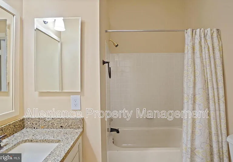 3915 Green Look Ct — Photo 27