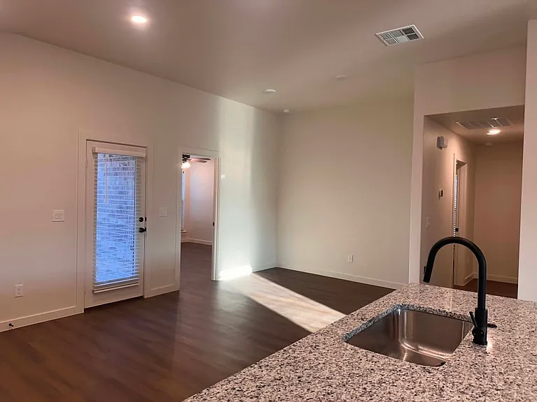 13825 Gary Ave — Photo 5