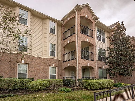 2nd image of 6607 Lake Woodlands Dr APT 233