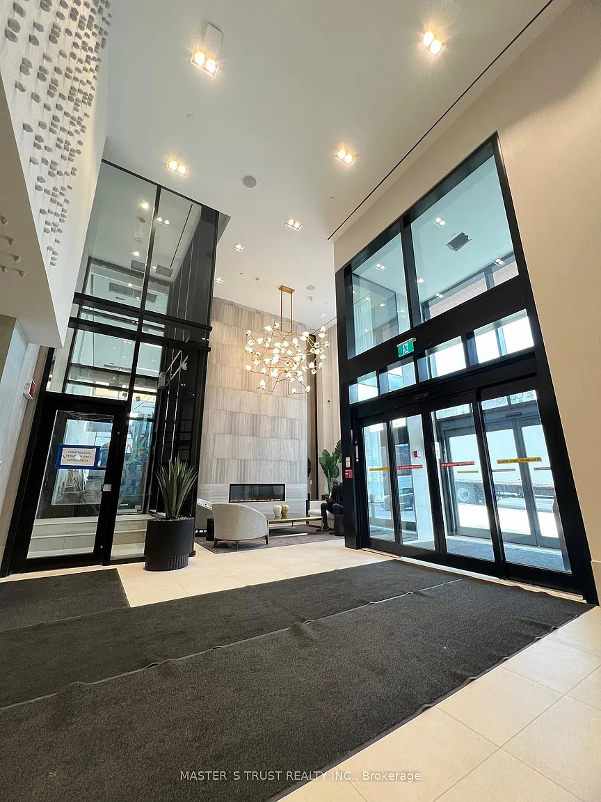 2020 Bathurst St #931 photo 1
