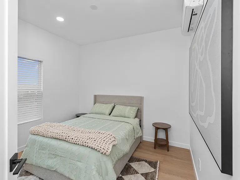 6916 Eberhart St — Photo 25