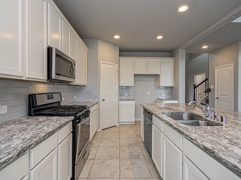 24331 Kee Cresta Ct — Photo 9