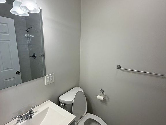 3rd image of 1 Webb St #1