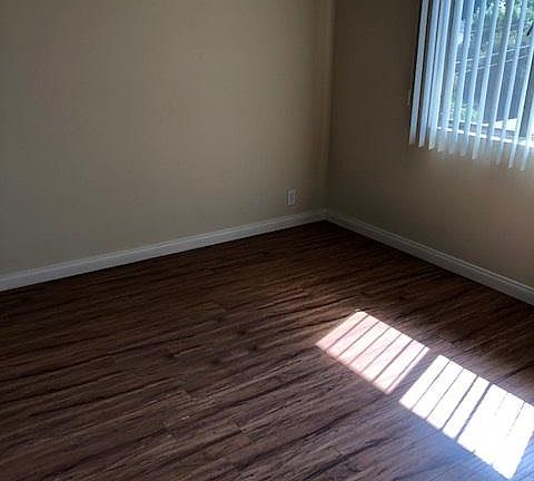 5th image of 308 Raymondale Dr APT 5