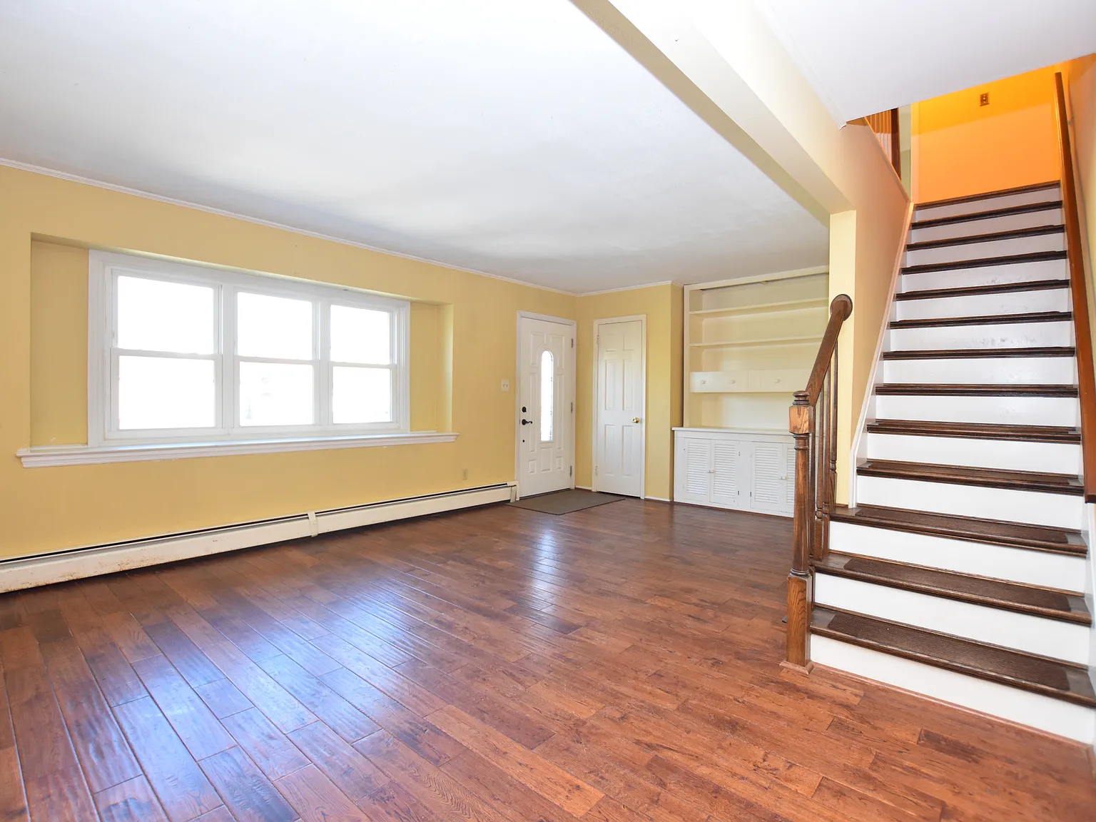4 bed, 2600 sqft, $2,800 — Photo 4