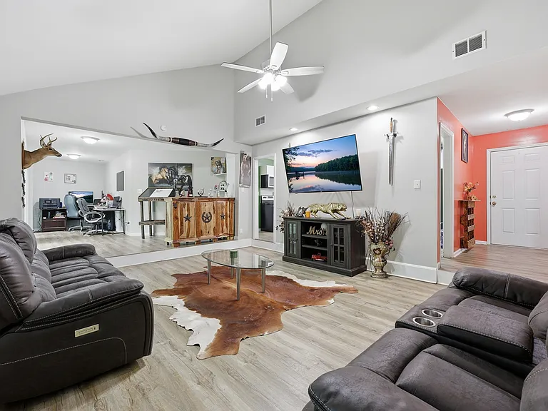 6123 Unity Ln NW — Photo 5