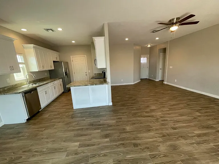 11176 W Cambria Cir — Photo 2