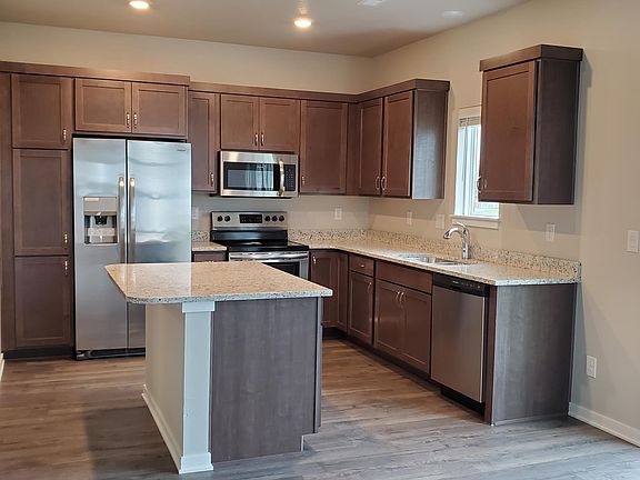 4th image of 891 NE Bowman Dr
