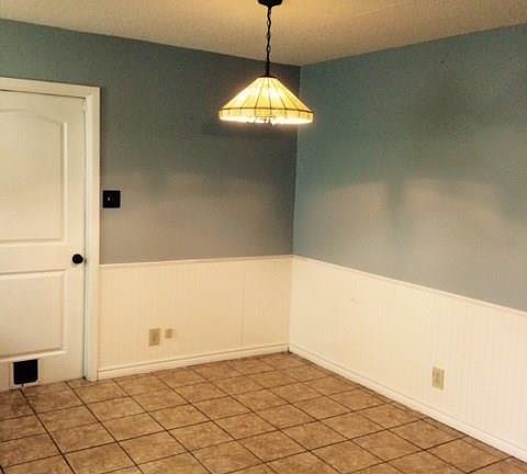 3rd image of 4602 Dahlia Ln