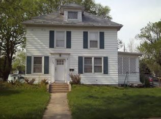 208 Gilbert St, Rossville, IL 60963