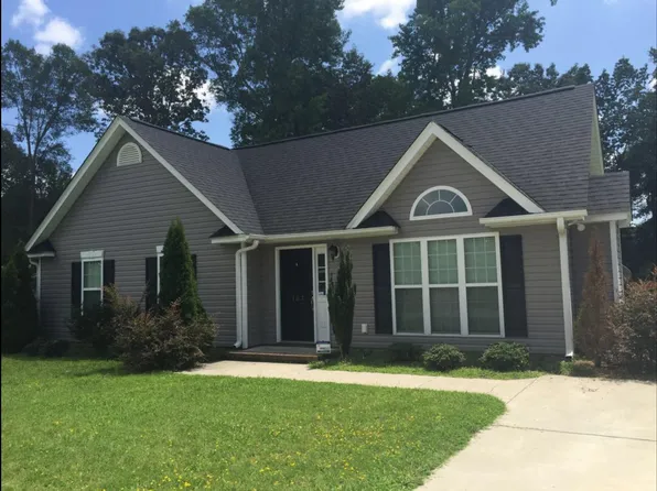 157 Cunningham Dr, Rocky Mount, NC 27804