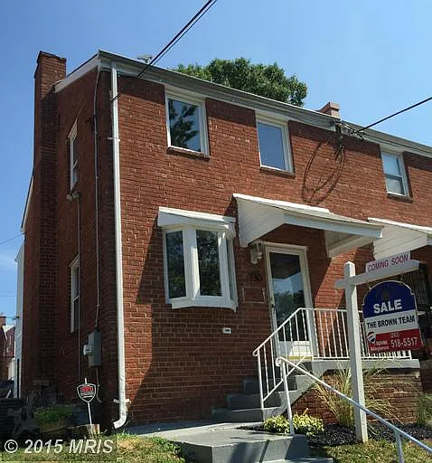 730 Hilltop Ter SE photo 1