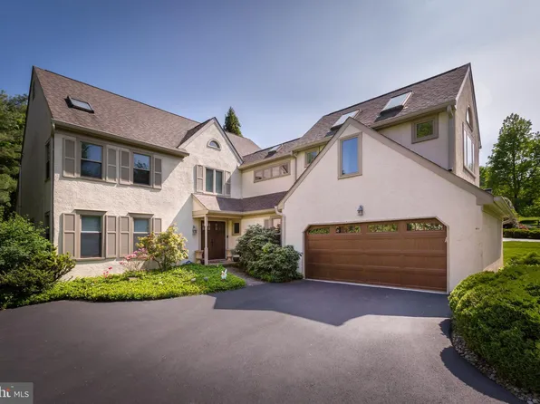 615 Cornerstone Ln, Bryn Mawr, PA 19010