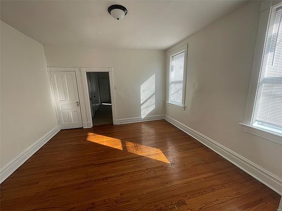 4th image of 3020 Texas Ave