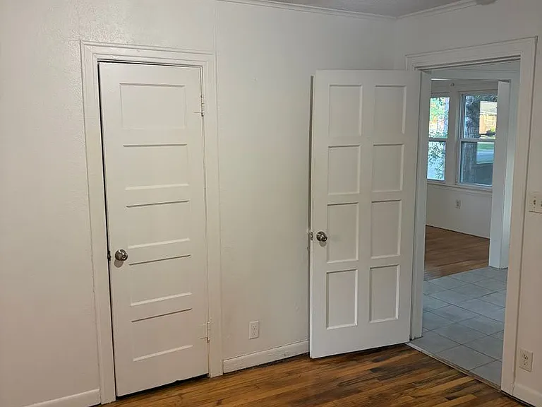 723 Hall St — Photo 10