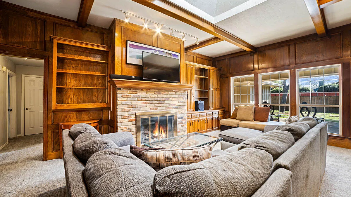 5 bed, 2463 sqft, $650 — Photo 2