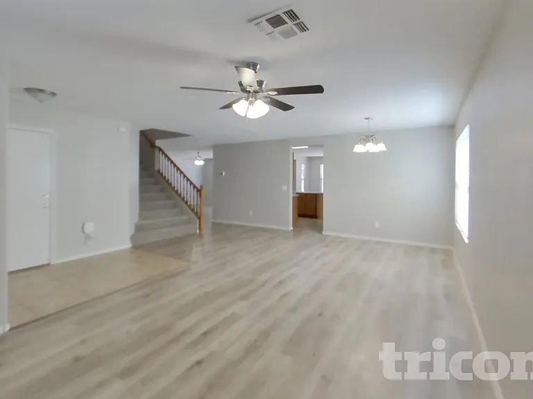 638 W Racine Loop — Photo 17