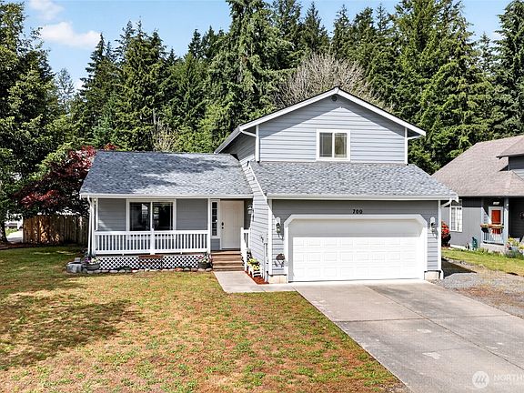 3rd image of 700 Kelsey Lane E
