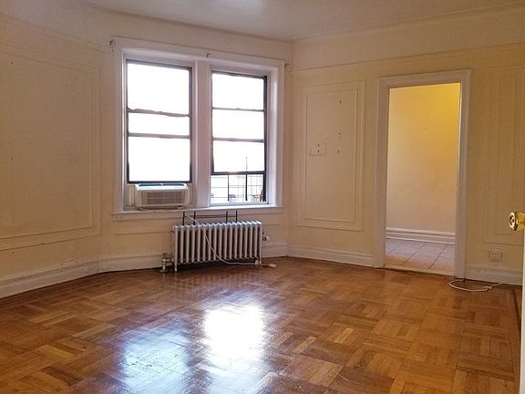 2nd image of 2110 Westbury Ct #N5