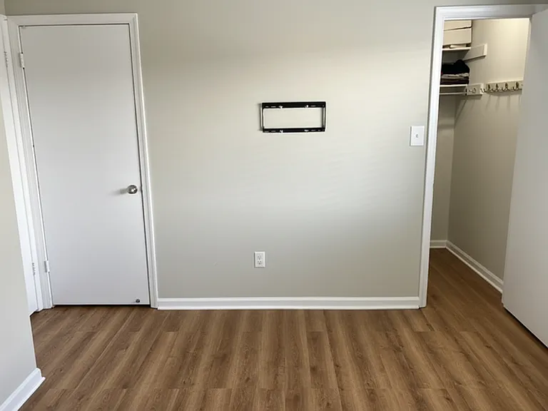 1105 N Taylor St — Photo 21