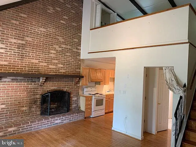 2 bed, 1.0 bath, 1000 sqft, $2,000 — Photo 4