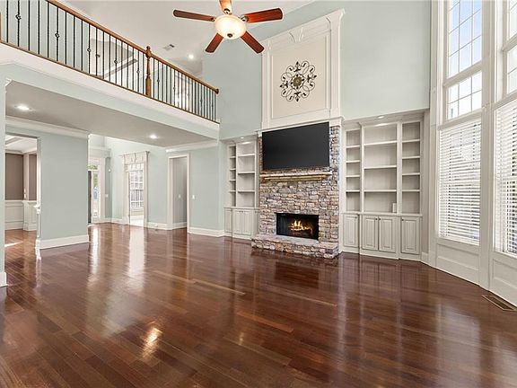 2nd image of 872 Pathview Ct