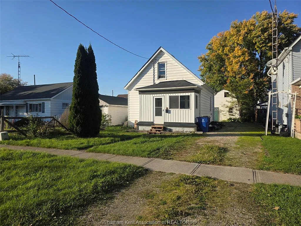 3 bed, $1,850 — Photo 2
