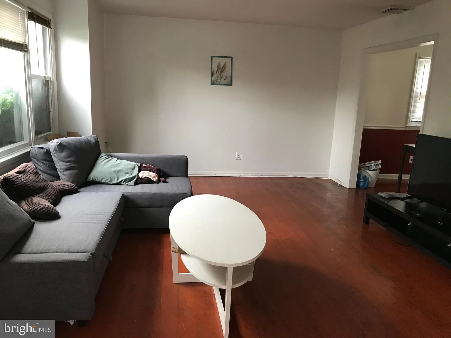 4 bed, 1.5 bath, 1300 sqft, $2,700 — Photo 2