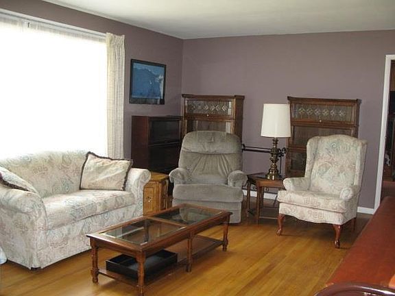 2nd image of 16 Sevilla Dr