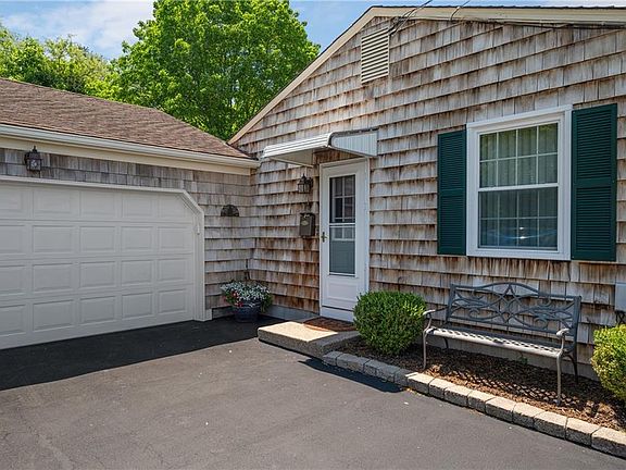 5th image of 84 Knollwood Dr