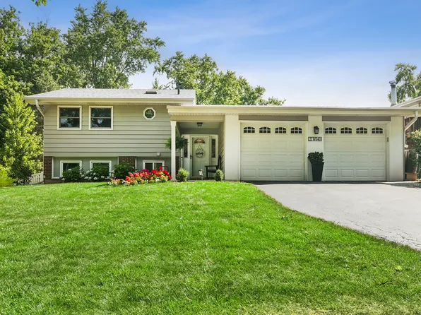 21W040 Mayfair Rd, Lombard, IL 60148