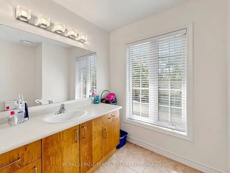 12 Ballantyne Dr — Photo 37