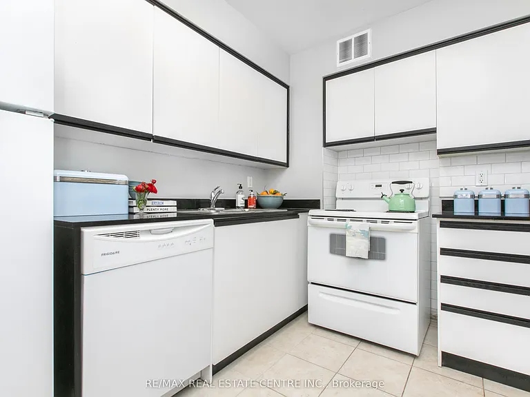 150 Graydon Hall Dr #2207 — Photo 14