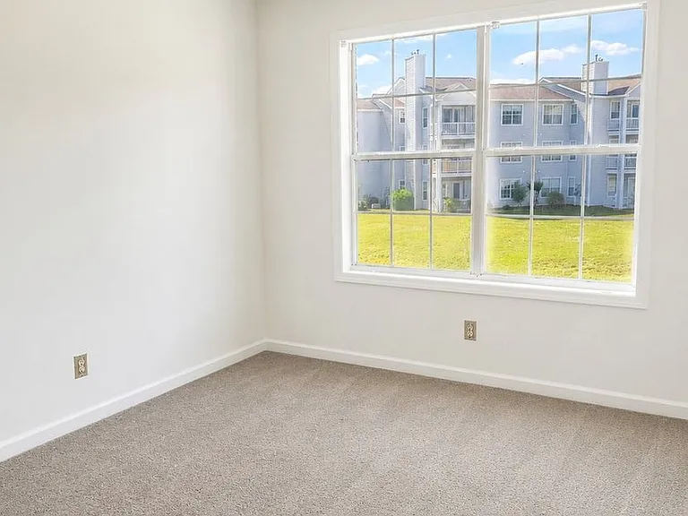 301 Warton Ln #9 — Photo 3
