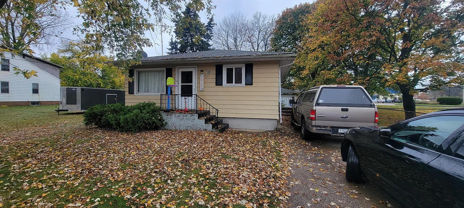 102 Harding Ave photo 1