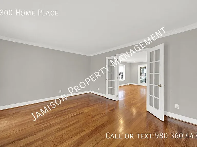 1300 Home Pl — Photo 2