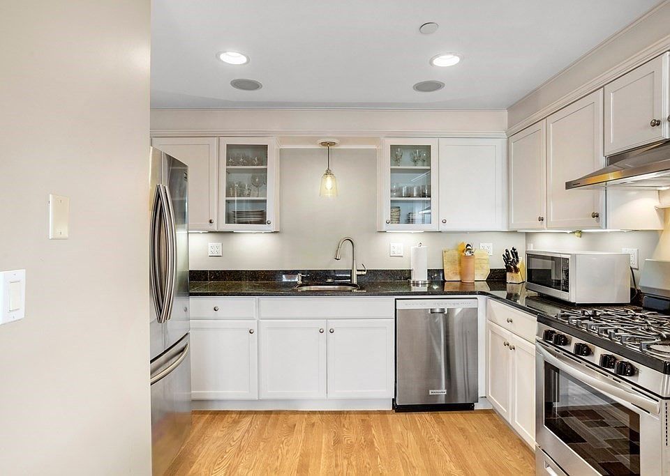 1st image of 225 Derby St Unit 501
