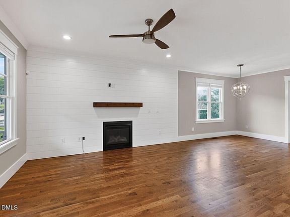 5th image of 324 Gray Ave