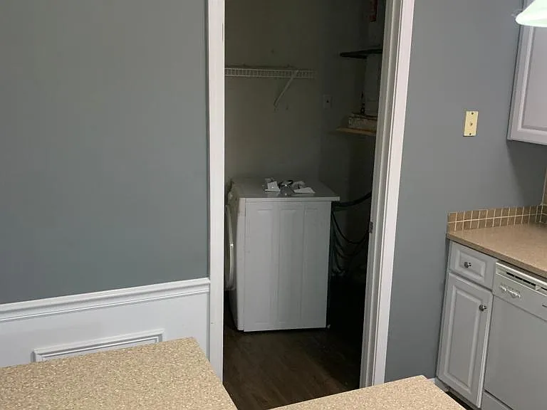 3813 Chamberlain Ln #A — Photo 12