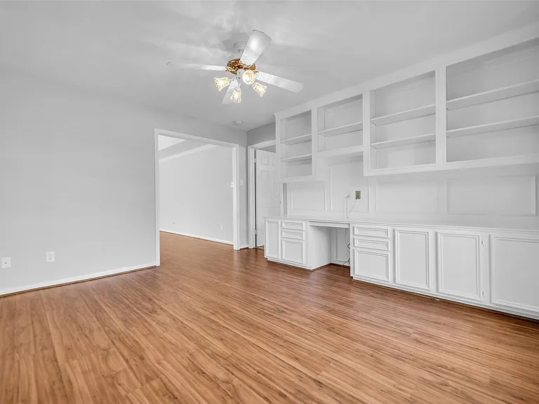 3827 Bratton St — Photo 8